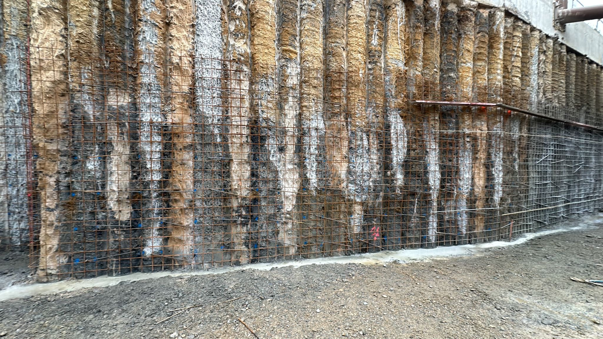 Paroi préparée pour béton projeté